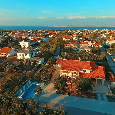 Nikaia *