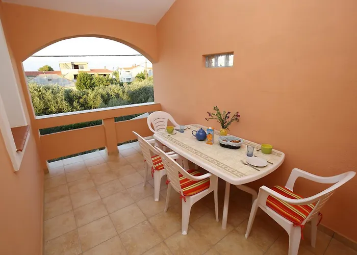 Nikaia Apartman *