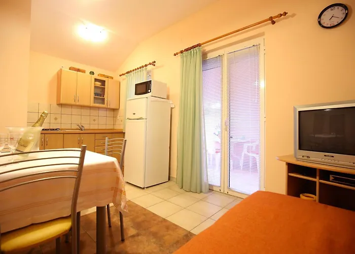 Nikaia Apartman Vir