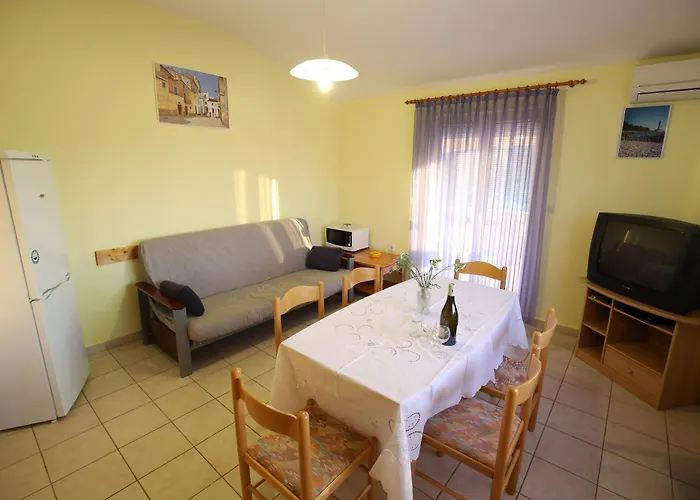 Nikaia Apartman *