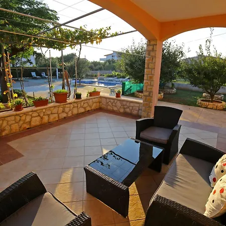 Nikaia Apartment *