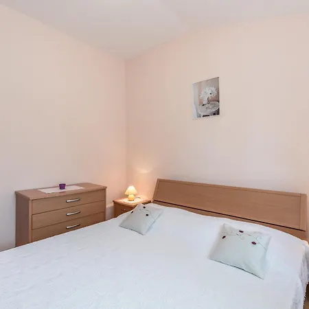 Nikaia Apartment