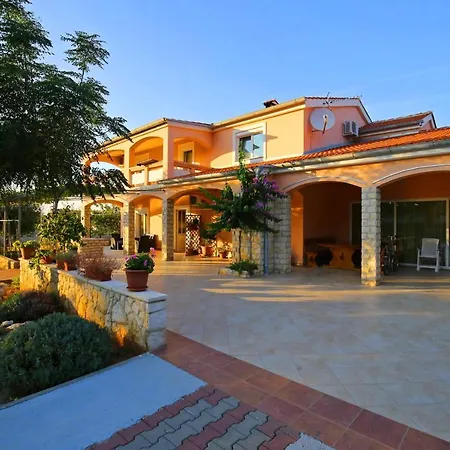 Nikaia Apartment Vir