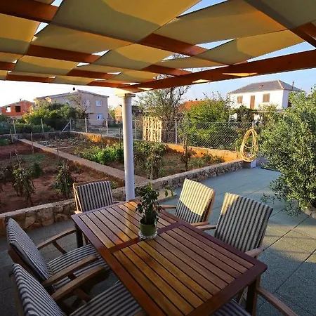 Apartment Nikaia *